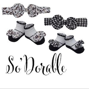 NWT So' Dorable Bow Headband and Bootie Set